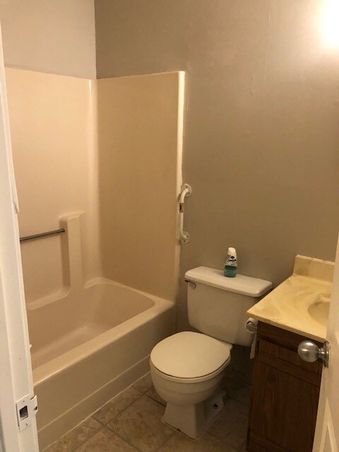 Baño - 115 Henry St