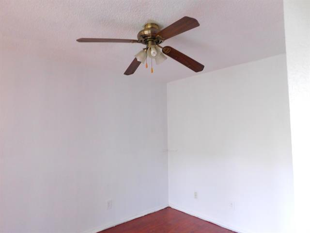 Building Photo - 2309 Balsam Dr