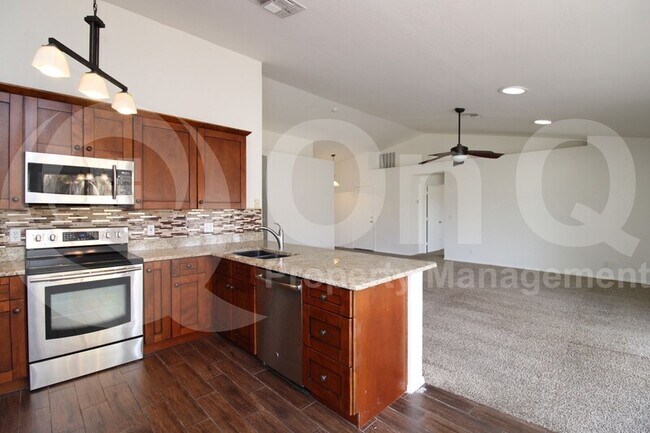 Building Photo - 941 S Wanda Dr