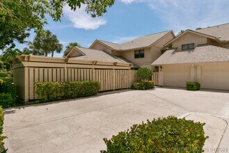 Building Photo - 17110 Waterbend Dr