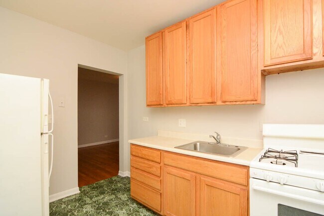 Foto del edificio - 5736 N Winthrop Ave