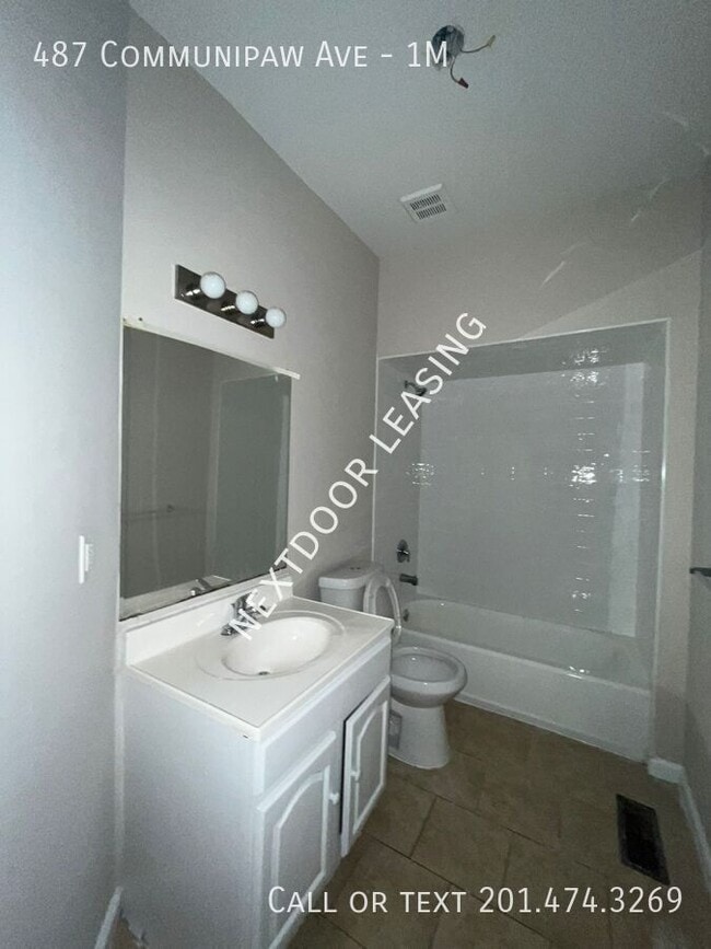 Foto del edificio - 487 Communipaw Ave