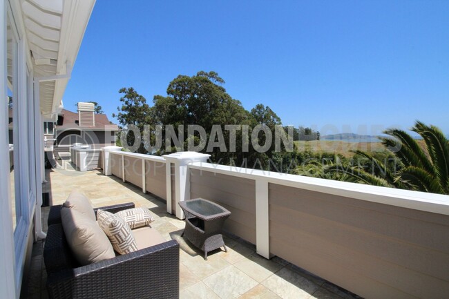 Building Photo - Luxury Bay-View Retreat with Pool, Cabana ...