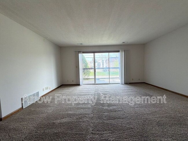 Building Photo - 3831 S 46th St