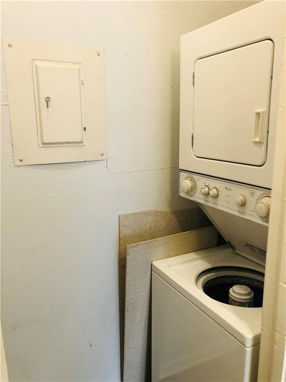 Building Photo - 711 W 21st St