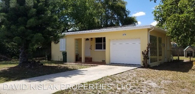 Foto del edificio - 3 br, 1 bath House - 3074 Dolan Rd