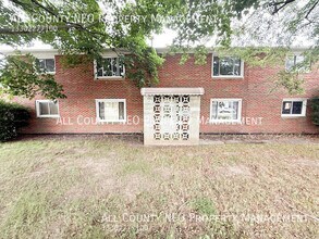 Building Photo - 1737 Portage Trail