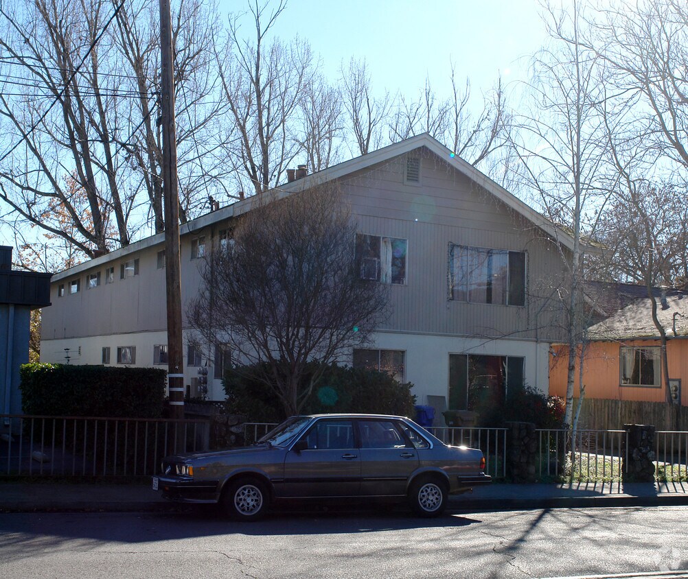 1041 Pope St, Saint Helena, CA 94574 Apartments in Saint Helena, CA