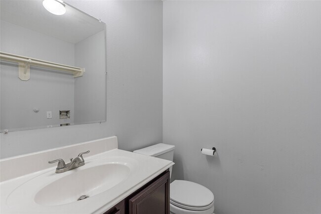 Foto del edificio - 6324 Austinville Dr