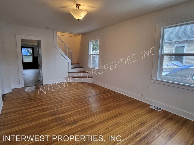 Building Photo - 3 br, 1 bath House - 329 SE 79TH AVE