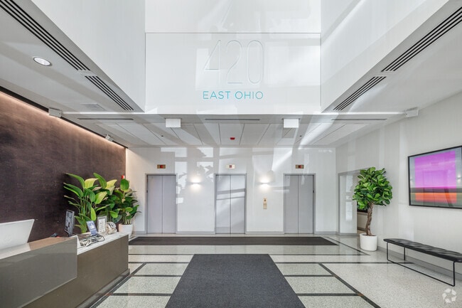 Lobby - 420 E Ohio