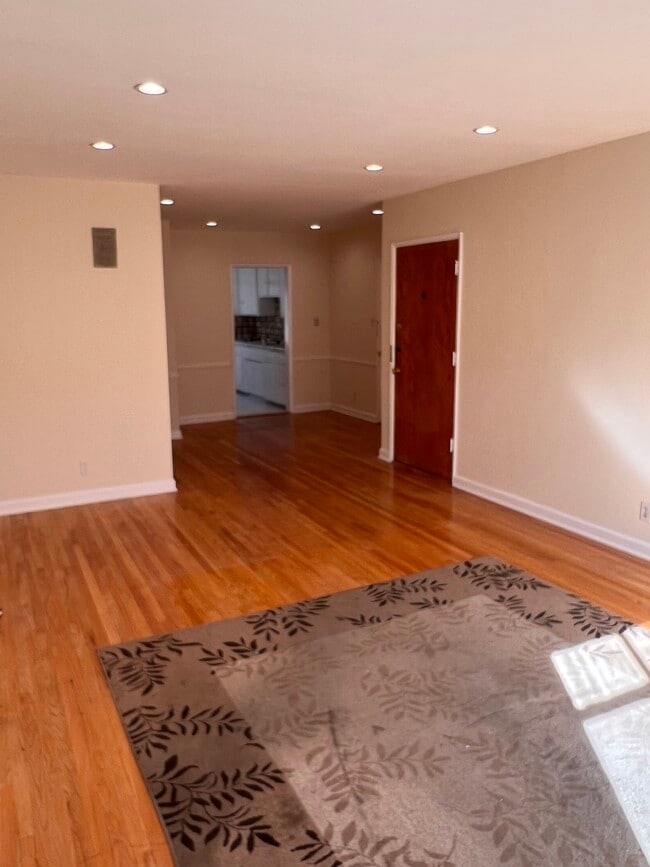 Living Room looking towards front entrance door - 438 S Oakhurst Dr