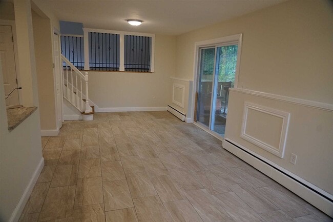 Building Photo - 12 Ronsue Dr