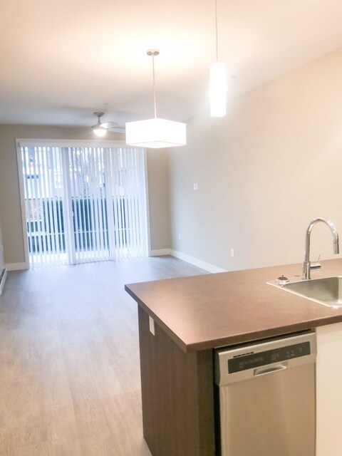 Photo du bâtiment - 44565-44565 Vandell Dr