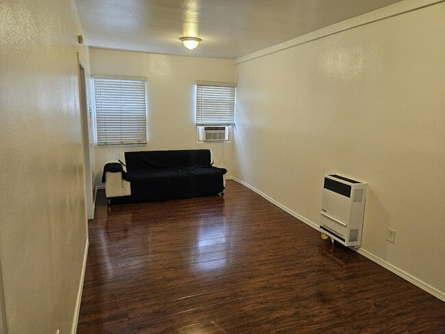 Foto del edificio - 1347 Pleasant Ave