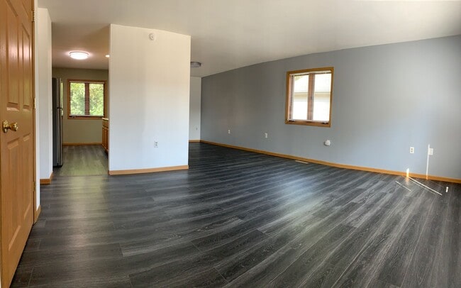 Building Photo - Beautiful 3-bedroom