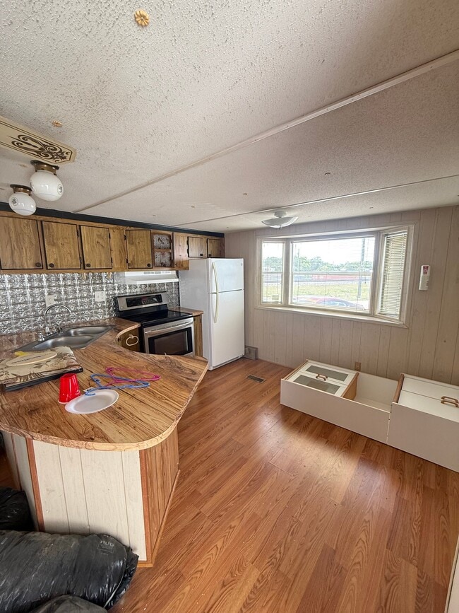 Building Photo - 920 Boardwalk Ln