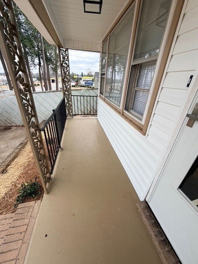 Foto del edificio - 1318 Lincoln Ave