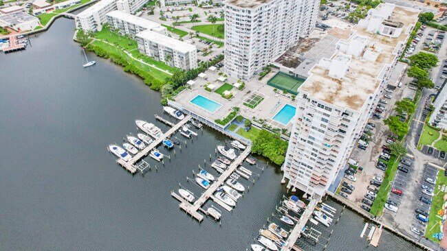Foto del edificio - 18051 Biscayne Blvd
