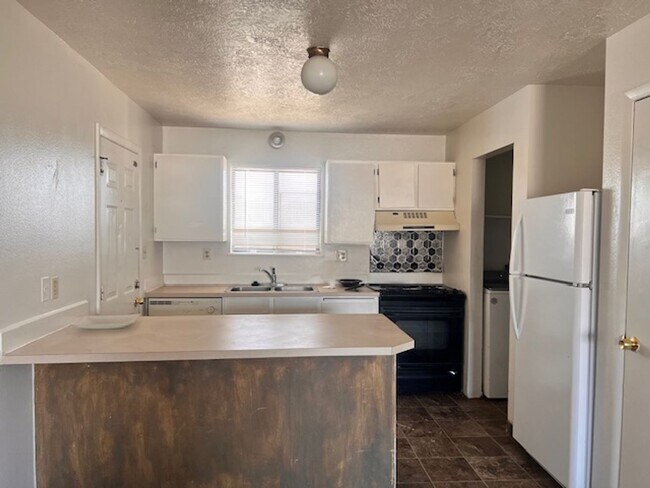 Foto del edificio - Charming 2 Bedroom, 1 Bathroom Home in Central Cedar City