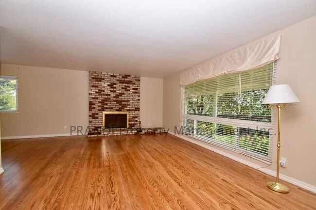 Building Photo - 12 Alderwood Way