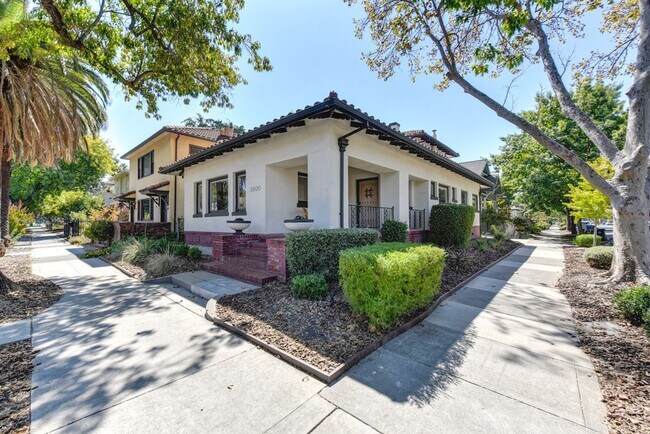 Foto del edificio - Midtown Mission Revival Fully-Furnished Ex...