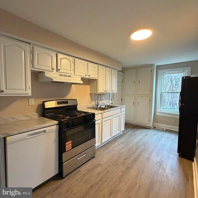 Foto del edificio - 1265 Walter Ave