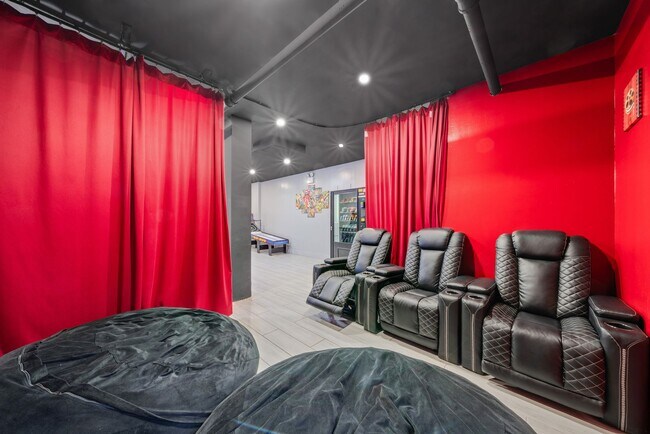 Foto del edificio - Hughes BH LLC (2507)