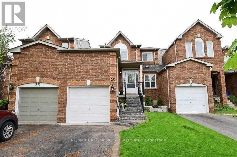 Primary Photo - 25 Fry Crescent