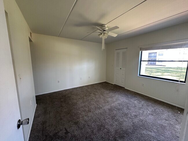 Foto del edificio - 409 Meadow Ln