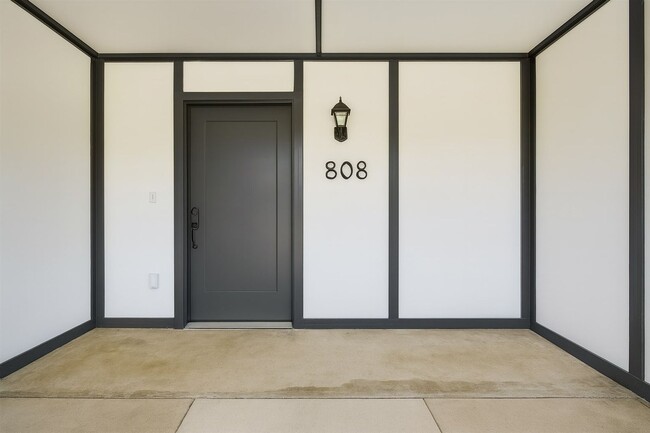 Foto del edificio - Shaded Wylie Charmer with Fireplace & Covered Patio Comfortable 3-Bed Living