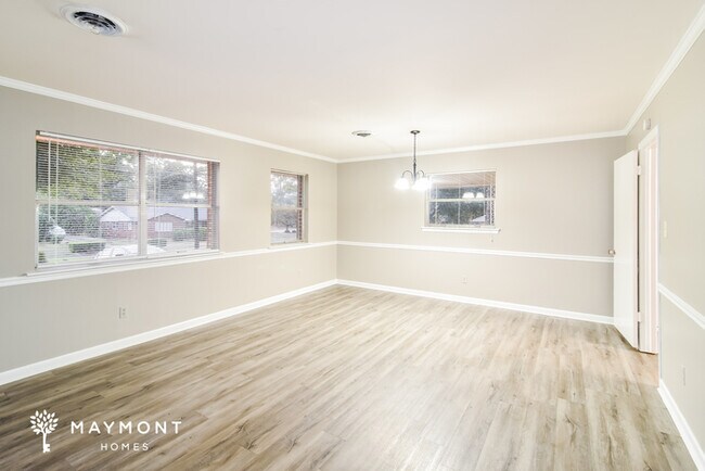 Foto del edificio - 311 Sterling Dr