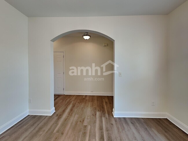 Building Photo - 1001 Haven Ln