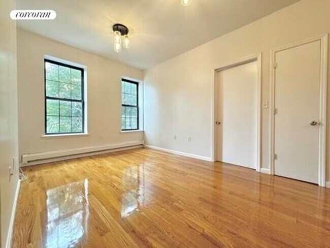 Building Photo - 247 Troy Ave