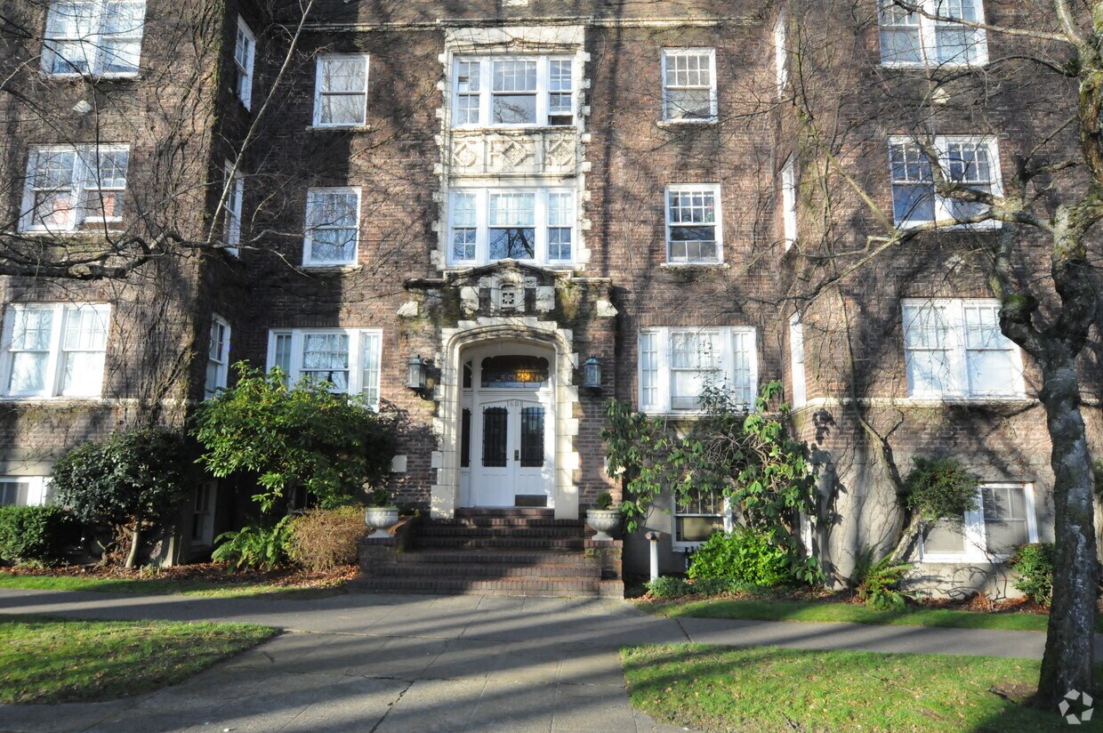 Primary Photo - The Ragley Apartments