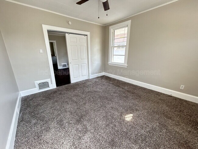 Foto del edificio - 5563 Bosworth Pl