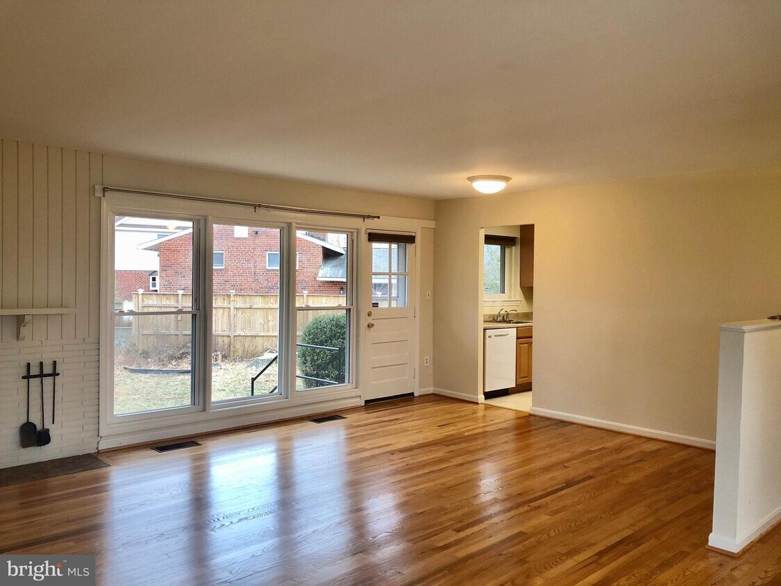 Primary Photo - 2611 Sigmona St