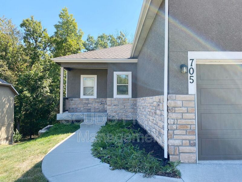 Primary Photo - 705 N 74th St