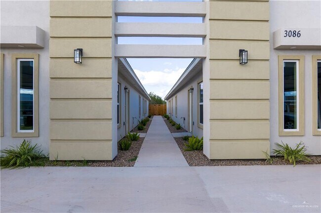 Foto del edificio - 10 Briggs Rd