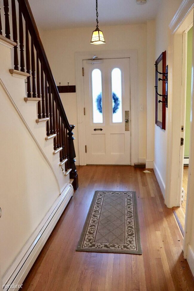 Foto del edificio - 8 br, 5 bath House - 65 High St