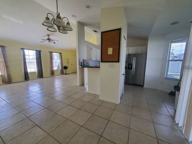 Building Photo - SW area 3/2/2