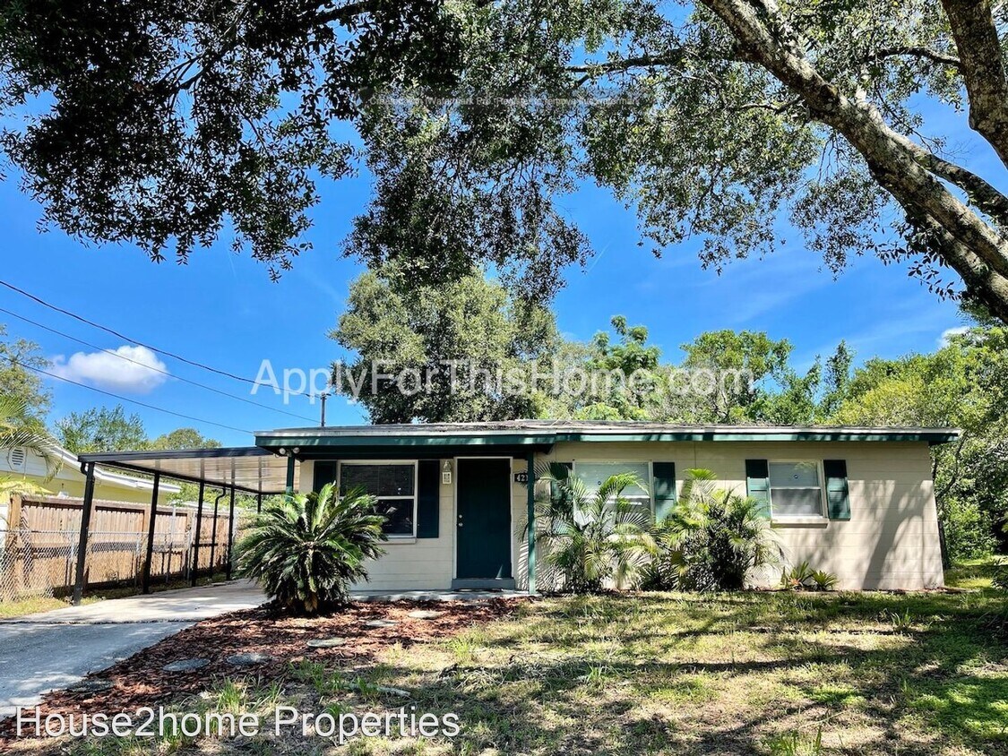 Foto principal - 3 br, 1 bath House - 4214 E Sandalwood Cir S