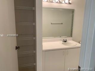 Foto del edificio - 9511 Weldon Cir