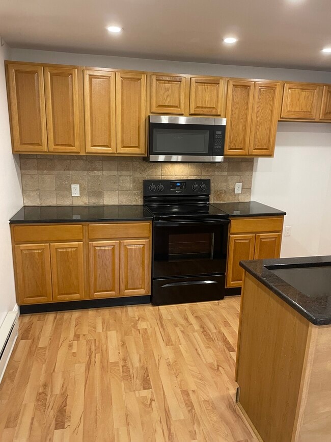 Building Photo - 940 Old Gravel Pike