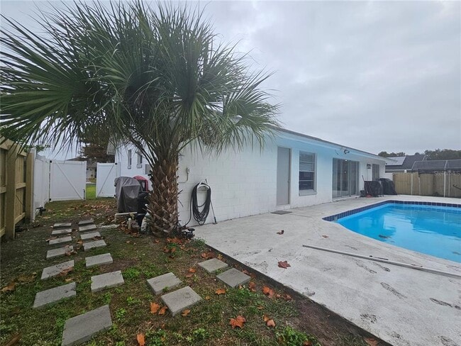 Foto del edificio - 2118 Allspice Ave