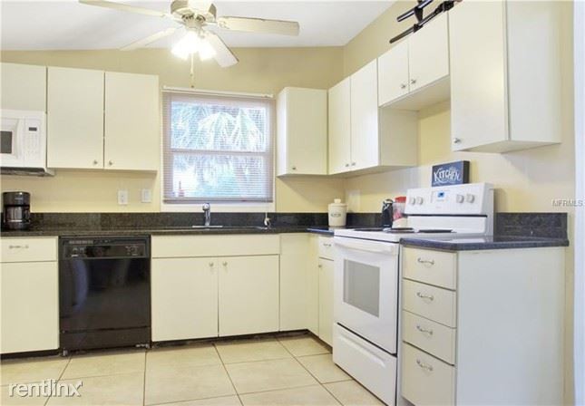 Building Photo - 3 br, 2 bath House - 3152 Karen Ave