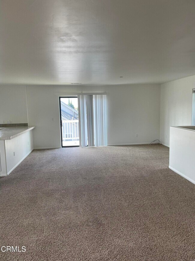 Building Photo - 1069 E Santa Clara St