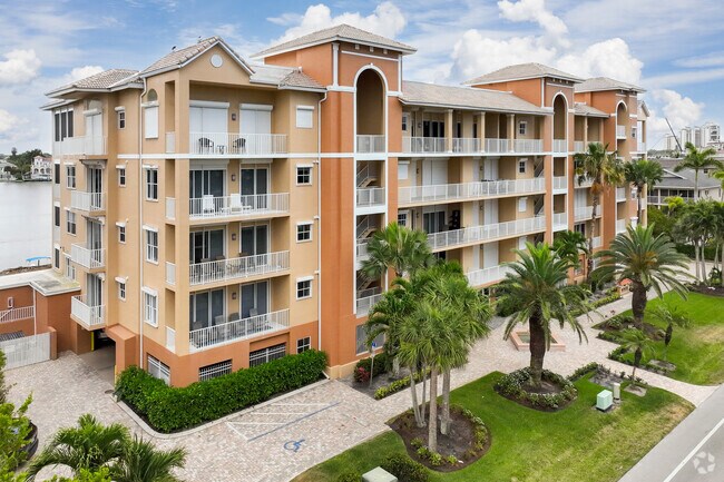 Foto del edificio - Sunset Bay