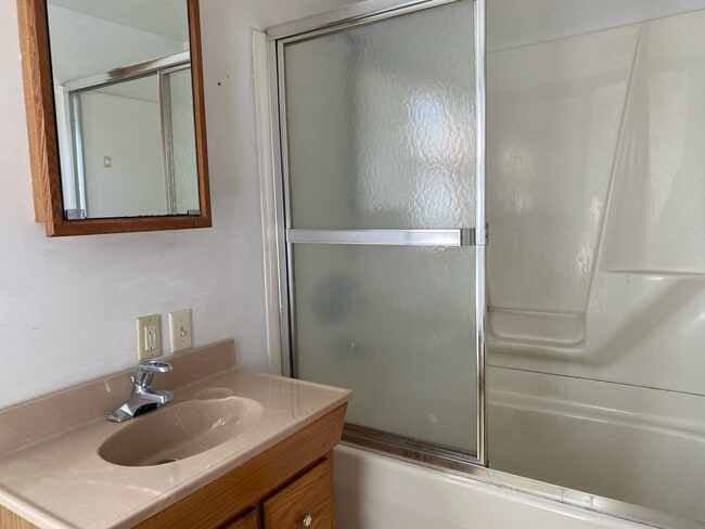 Bathroom - 2284 Jackson St