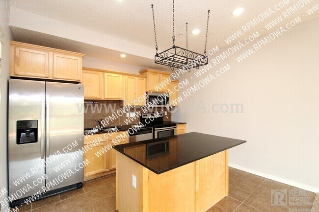 Foto del edificio - 216 NE Chalet Ln